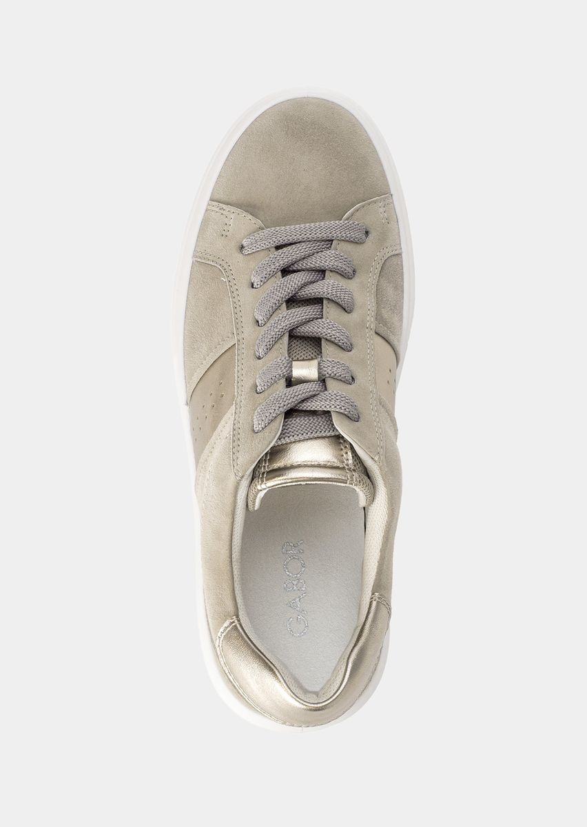 Niedrige Sneaker aus Veloursleder mit Metallic-Details