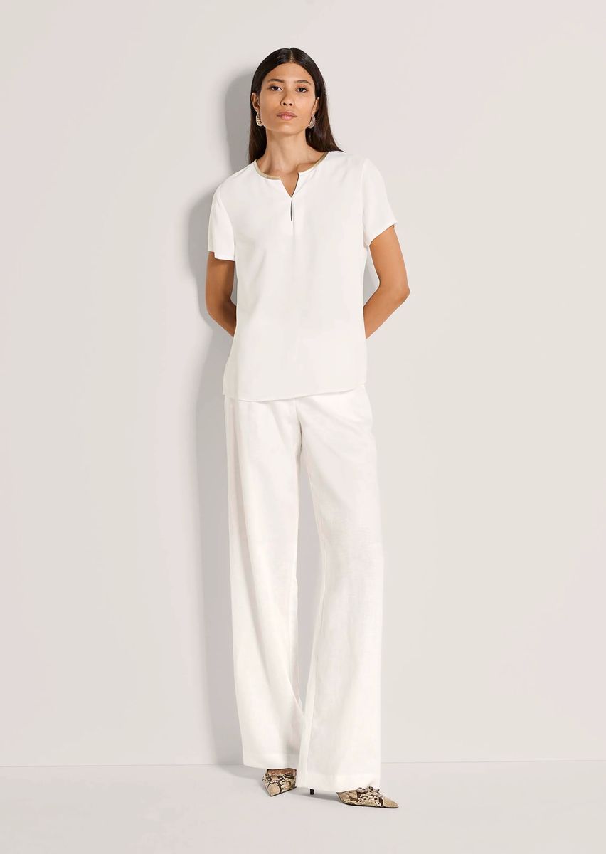 Minimalistische Bluse mit Kontrastpaspel