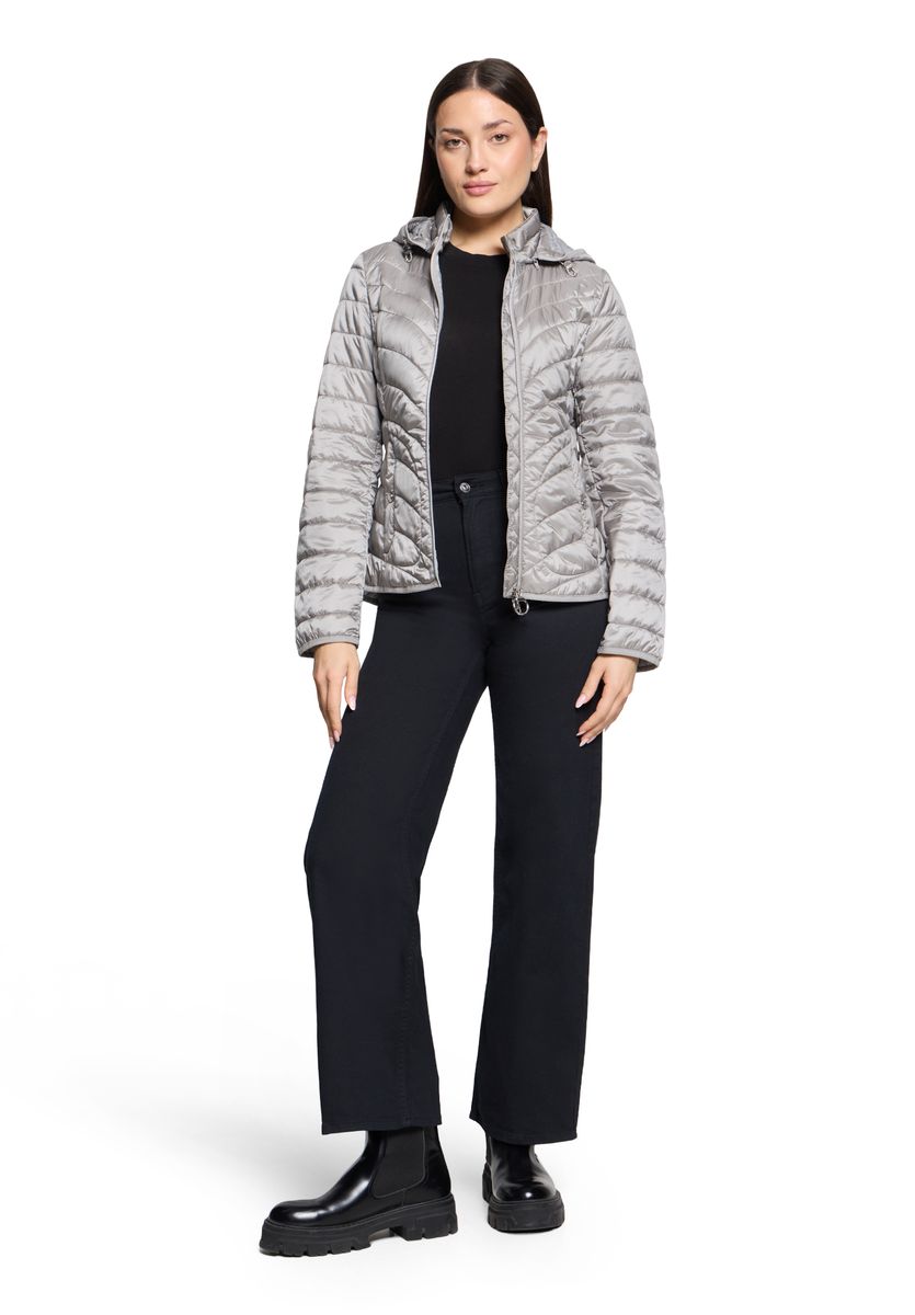 Leichte Steppjacke mit Kapuze