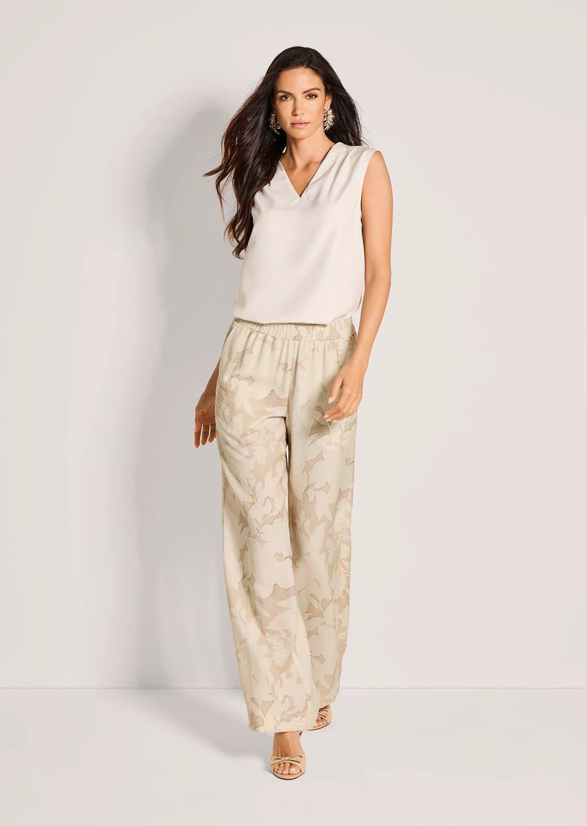 Florale Sommerhose mit weitem Bein