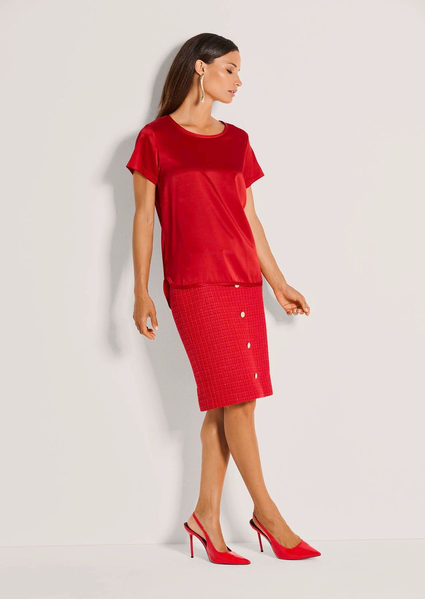 Luxuriöses Kurzarm-Shirt aus Seidensatin