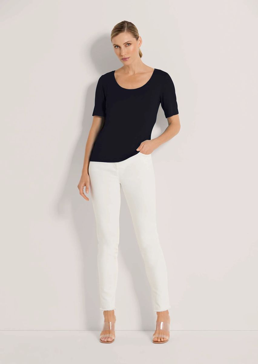 Körpernahes Basic-Shirt mit Halbarm