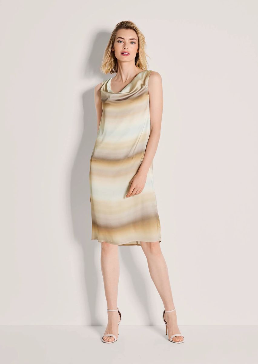 Shiftkleid mit Wasserfallkragen und Seide