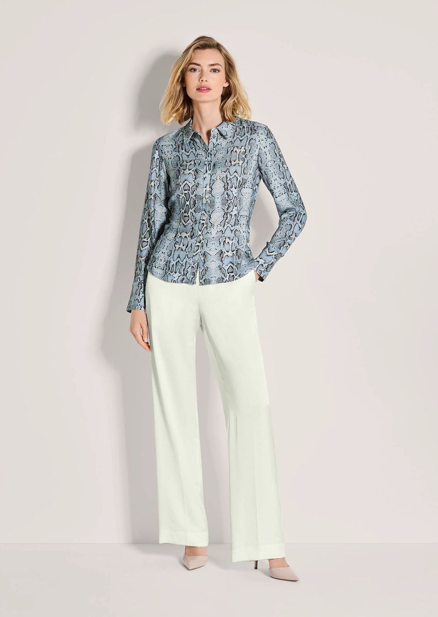 Klassische Hemdbluse mit Schlangenmuster