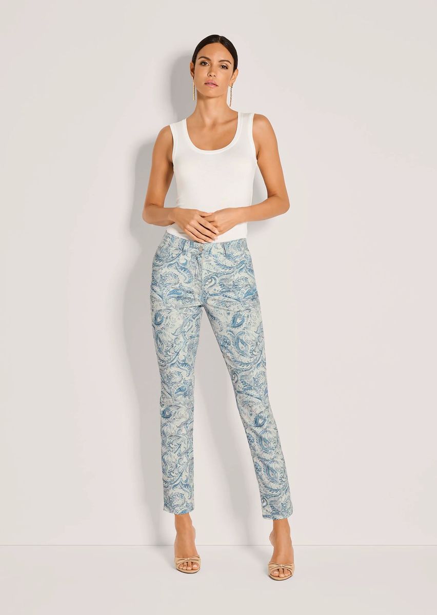 Verkürzte Slim-Jeans mit Paisley-Print