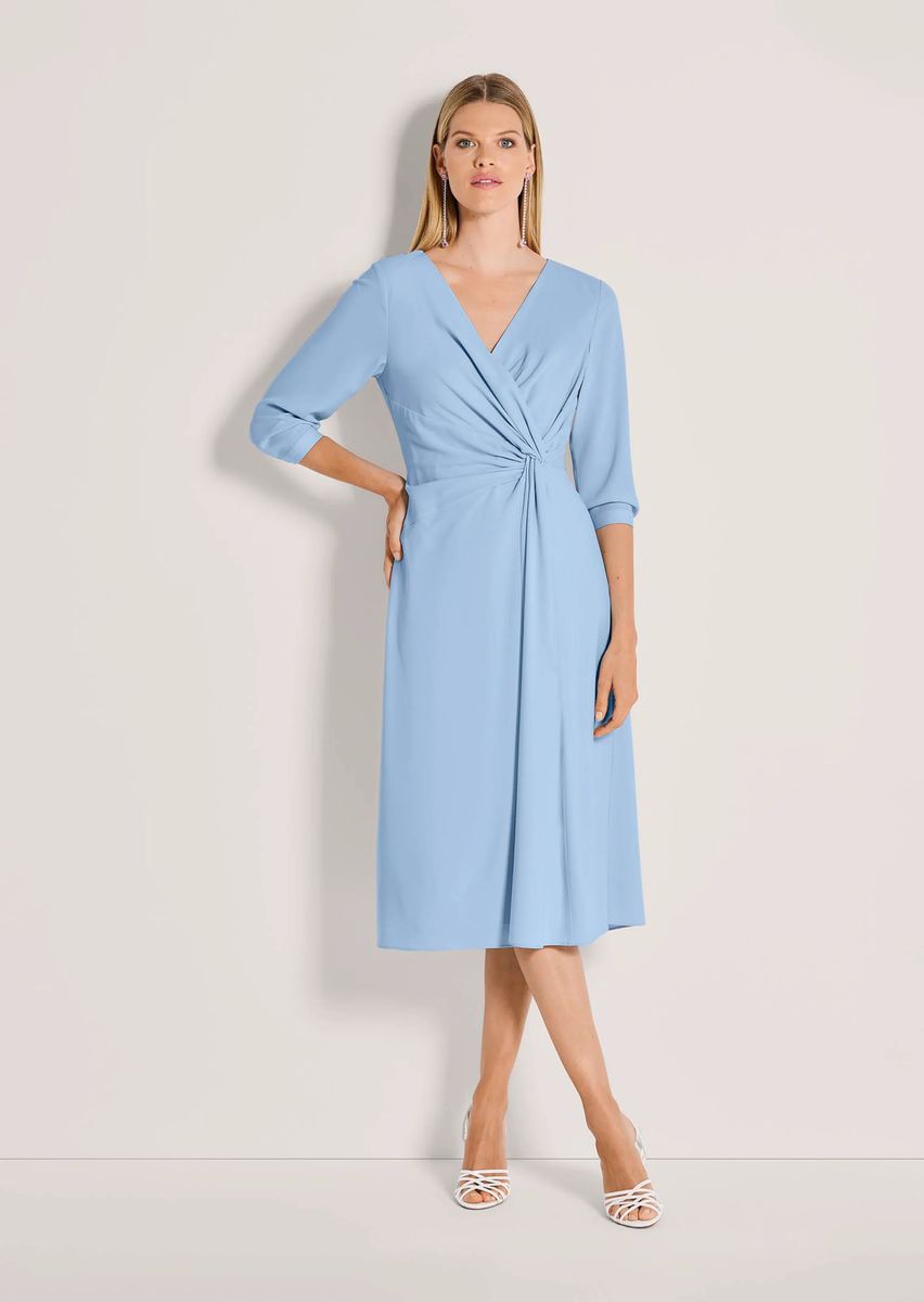 Elegantes Midi-Kleid in Wickeloptik