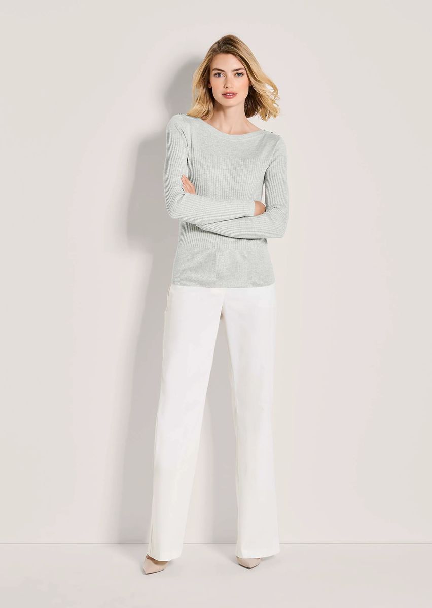 Gerippter Feinstrickpullover mit U-Boot-Ausschnitt