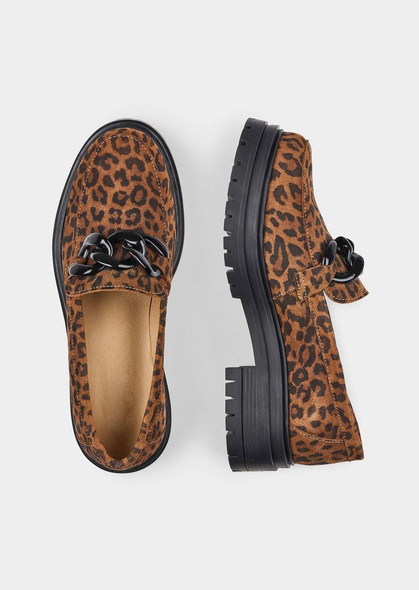 Leo-Slipper aus Veloursleder mit Kette