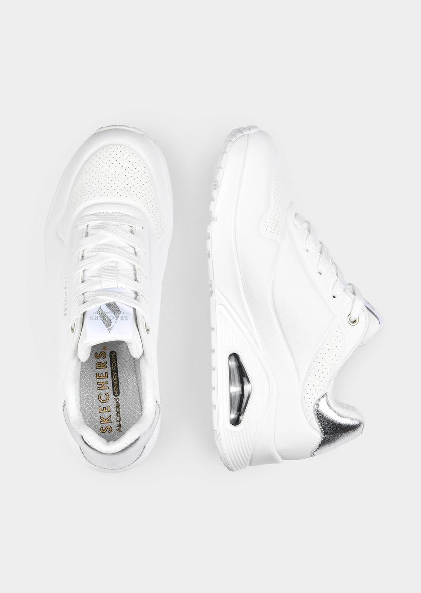 Klassischer Sneaker mit Keilabsatz