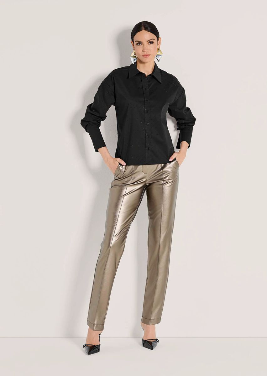 Hemdbluse mit dezentem Glamour