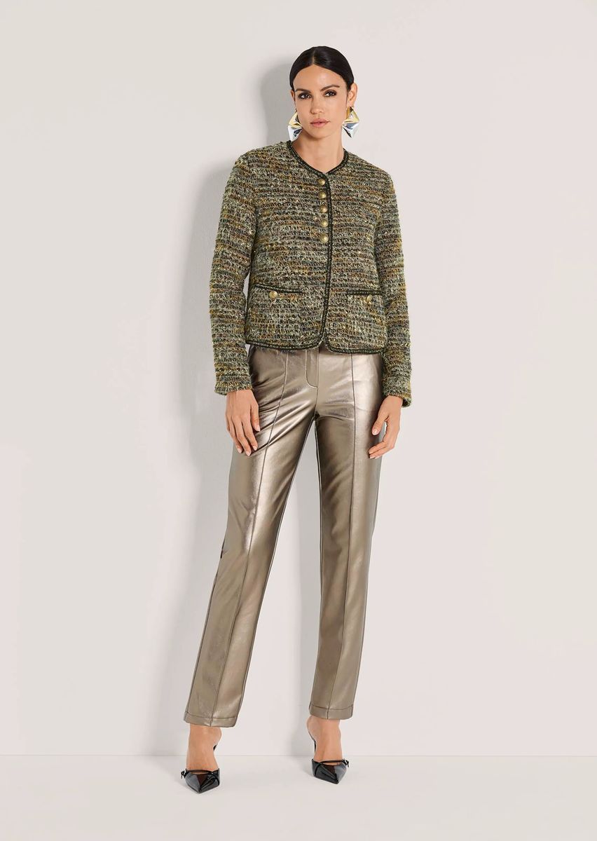 Kragenloser Kurzblazer aus Tweed