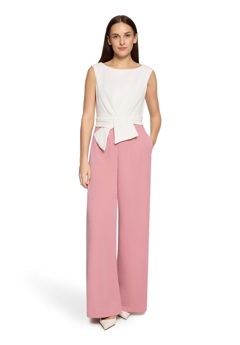 Eleganter ärmelloser Jumpsuit mit weitem Bein