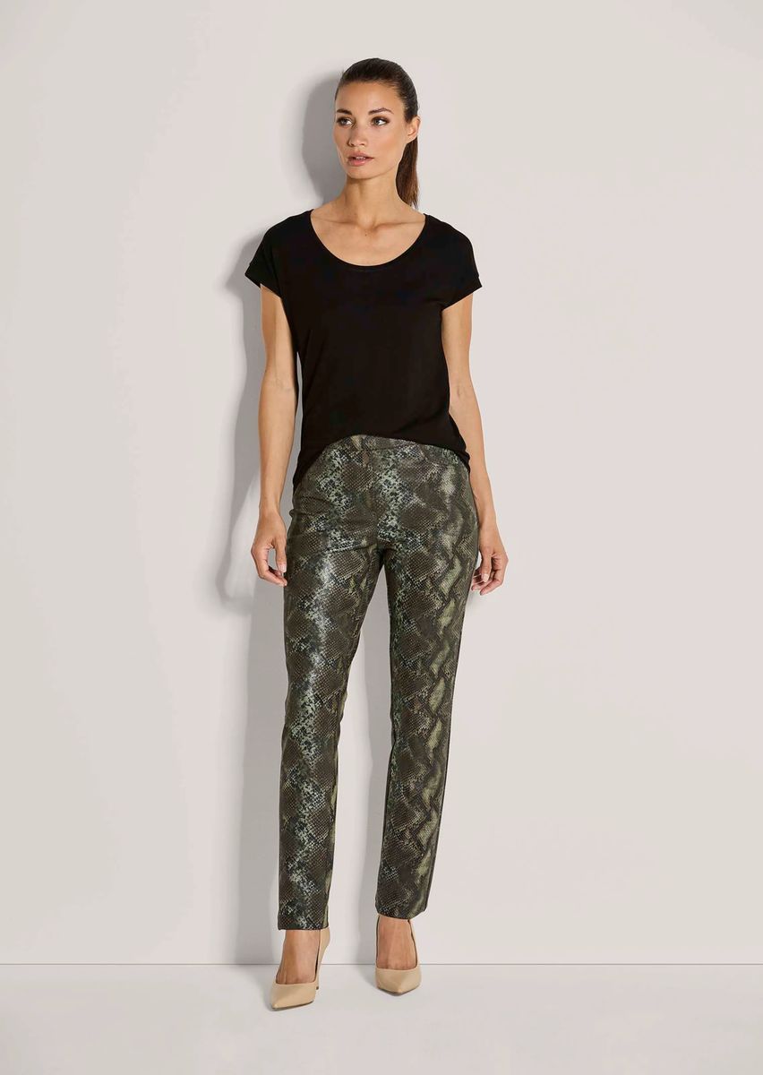 Schmale Jerseyhose mit Schlangenprint