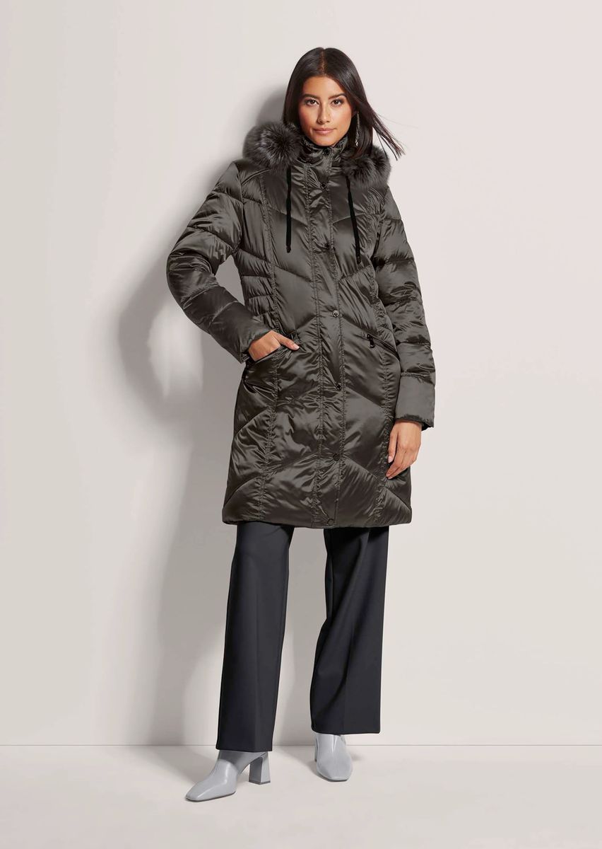 Glänzende Lange Steppjacke mit Kapuze