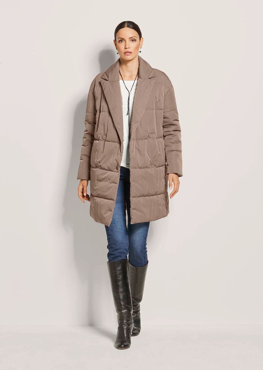 Doppelreihiger Oversize-Steppmantel