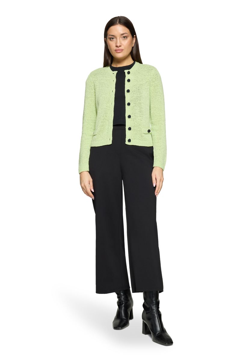 Klassische Strickjacke mit Taschen