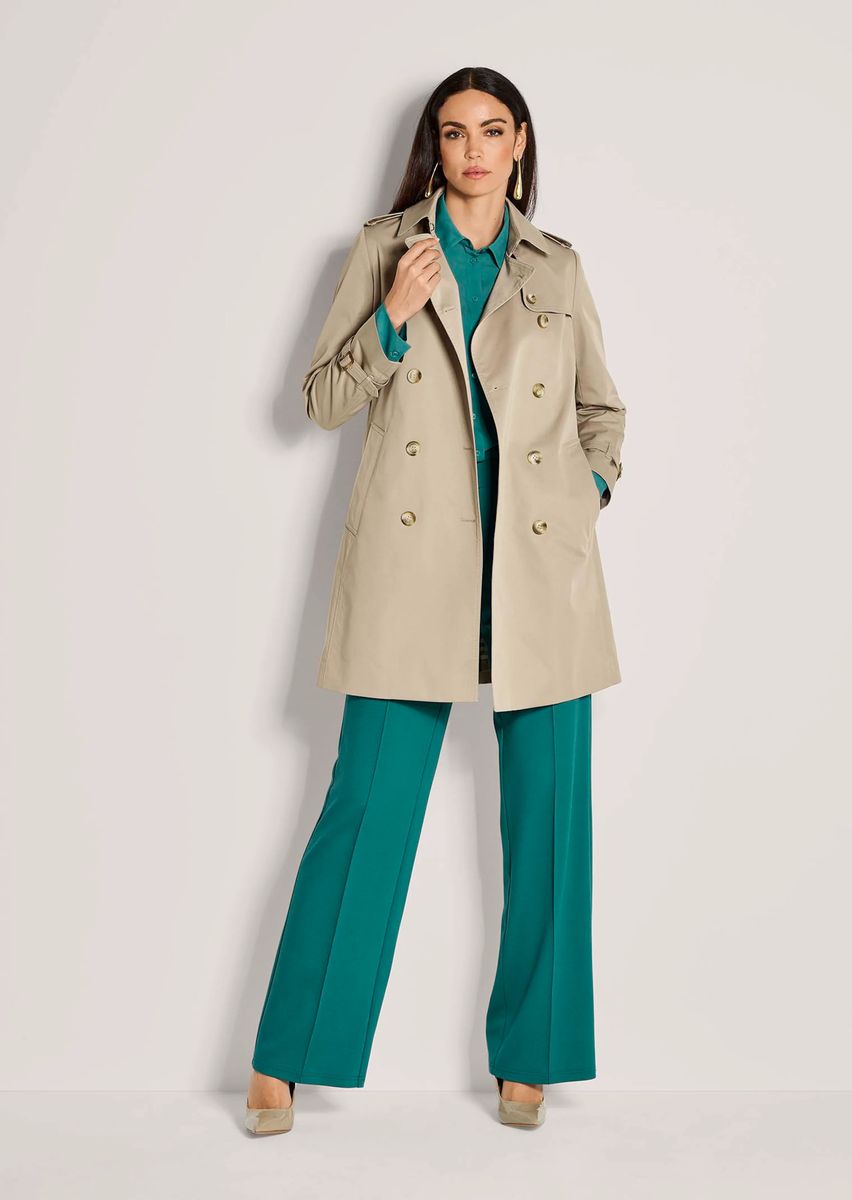 Zweireihiger klassischer Trenchcoat