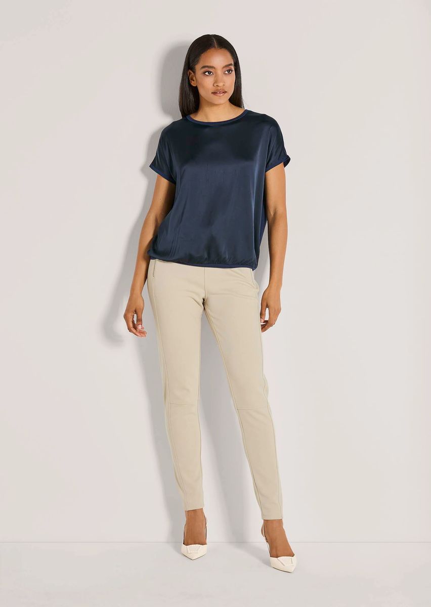 Rundhals-Shirt im Material-Mix