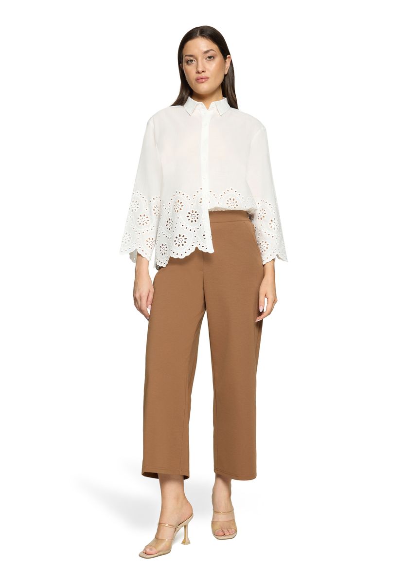 Bestickte Bluse mit Knopfleiste und gewelltem Saum