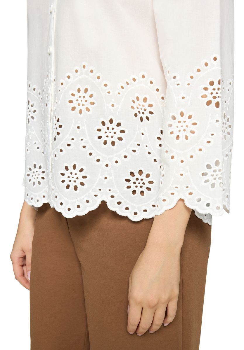 Bestickte Bluse mit Knopfleiste und gewelltem Saum