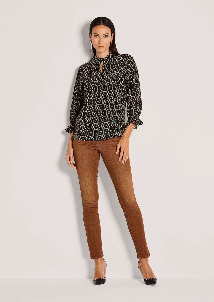 Bluse mit Kettendruck und Volantärmeln