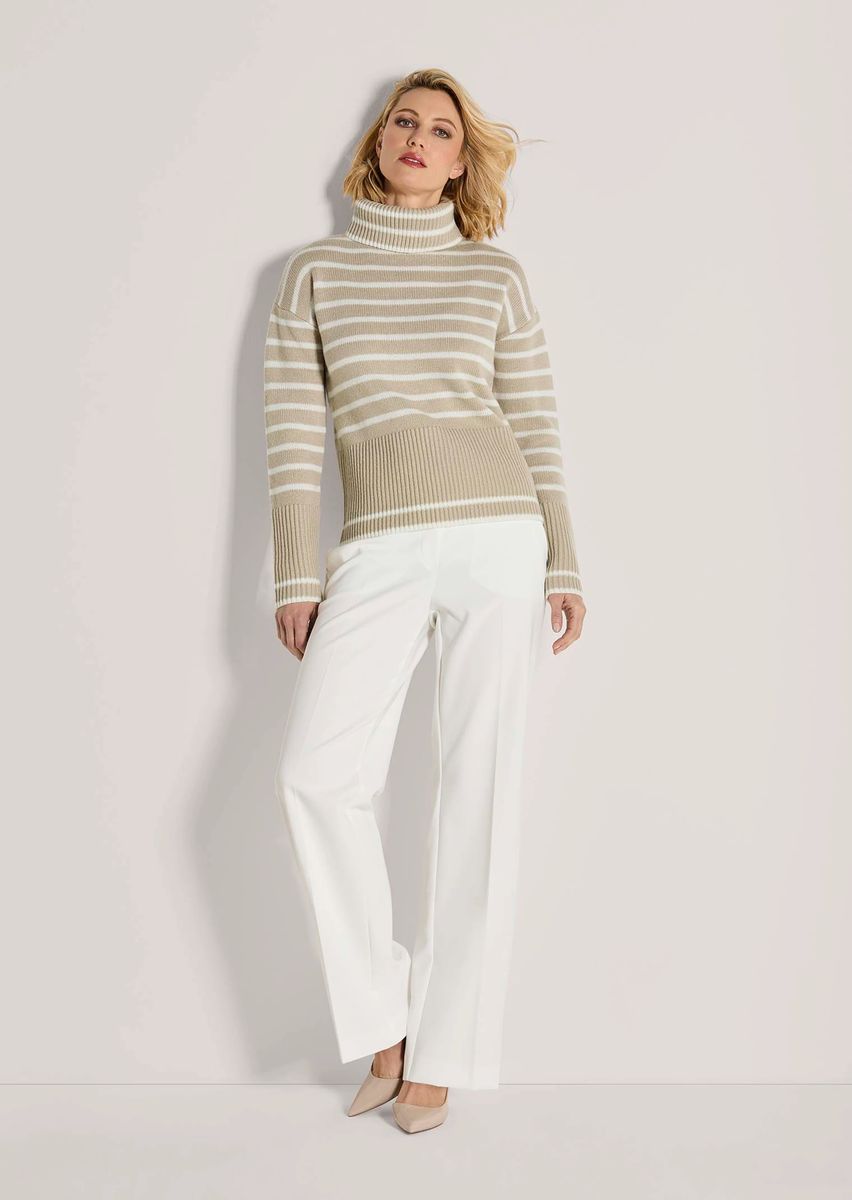 Kastiger Ringel-Rollkragenpullover