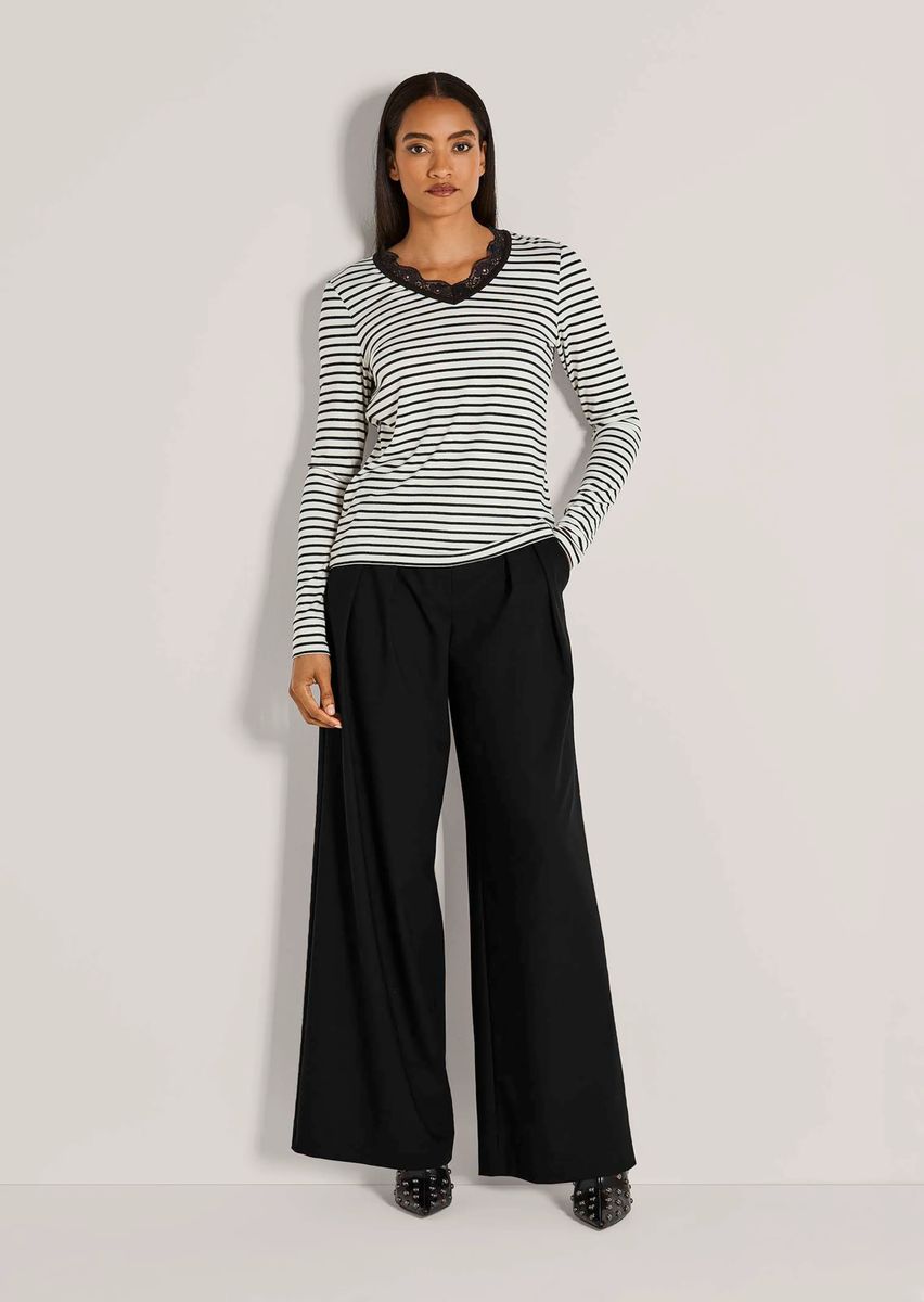 Gestreiftes Shirt mit Spitzen-Ausschnitt