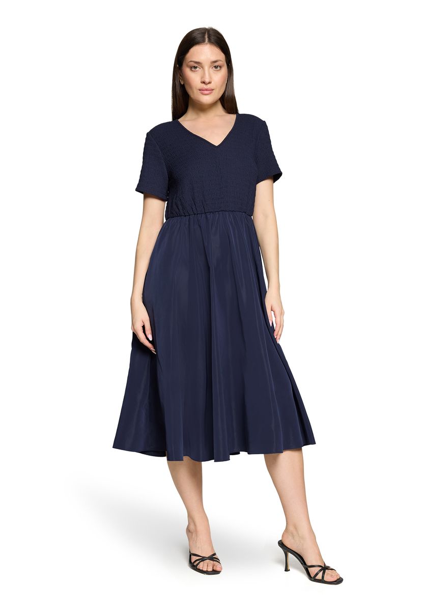 Locker geschnittenes Midi-Kleid in A-Linie