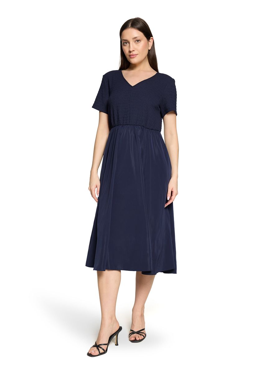 Locker geschnittenes Midi-Kleid in A-Linie