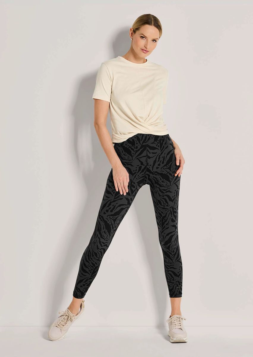 Feminines Sportshirt mit Wickeloptik