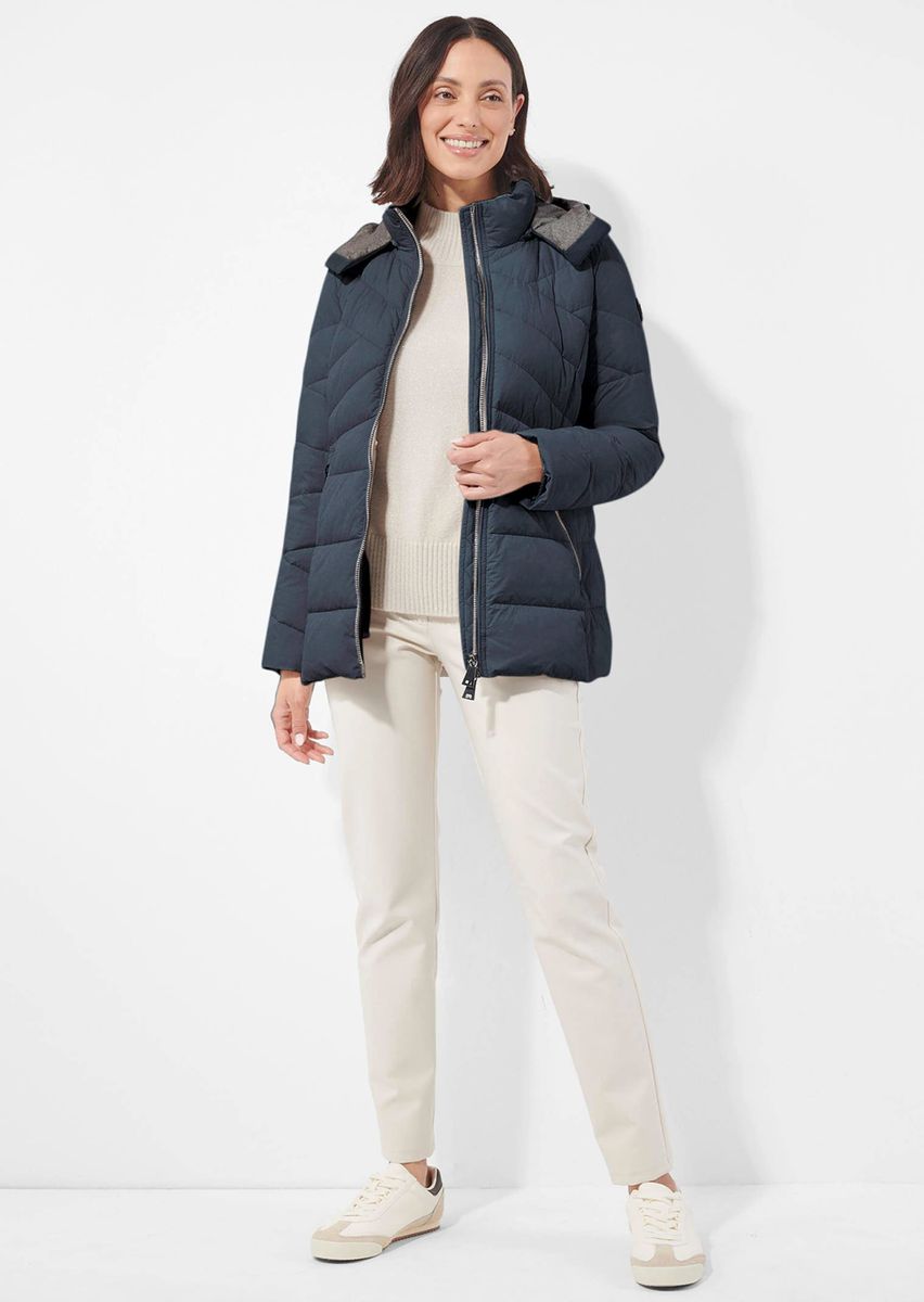 Steppjacke mit abnehmbarer Kapuze