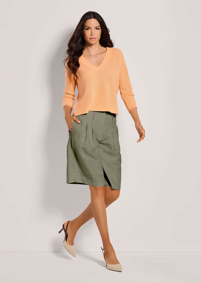 Leichter V-Pullover mit Ajour-Muster