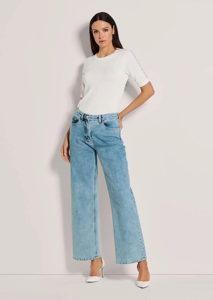 Entspannte Stretch-Jeans mit weitem Bein