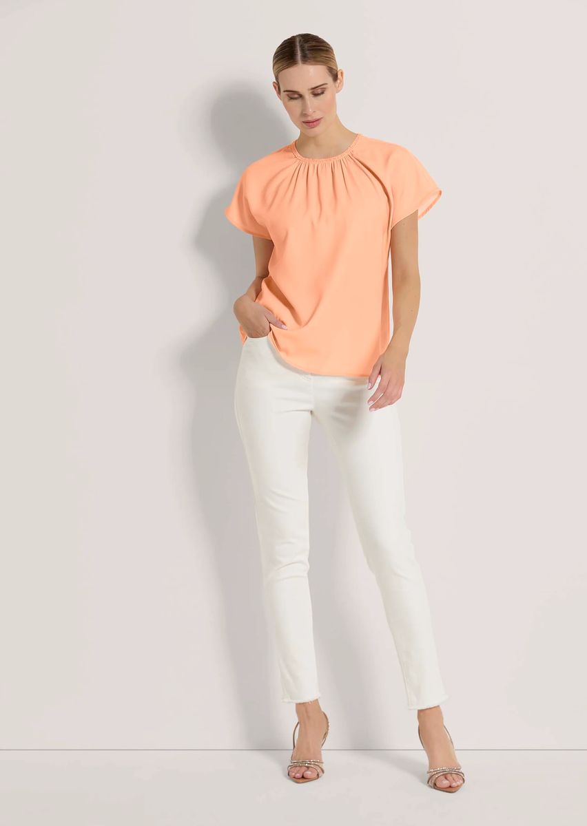 Kurzarm-Blusenshirt mit Perlenbesatz