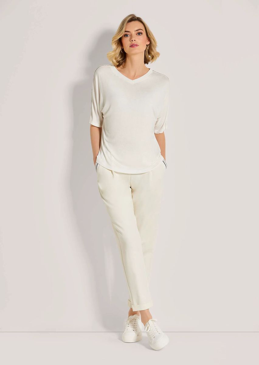 V-Shirt mit Strass-Verzierungen