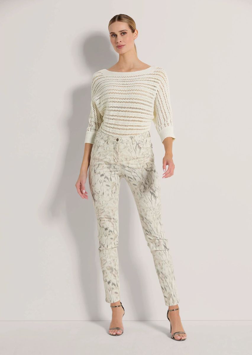 Schmale Stretchhose mit botanischem Print