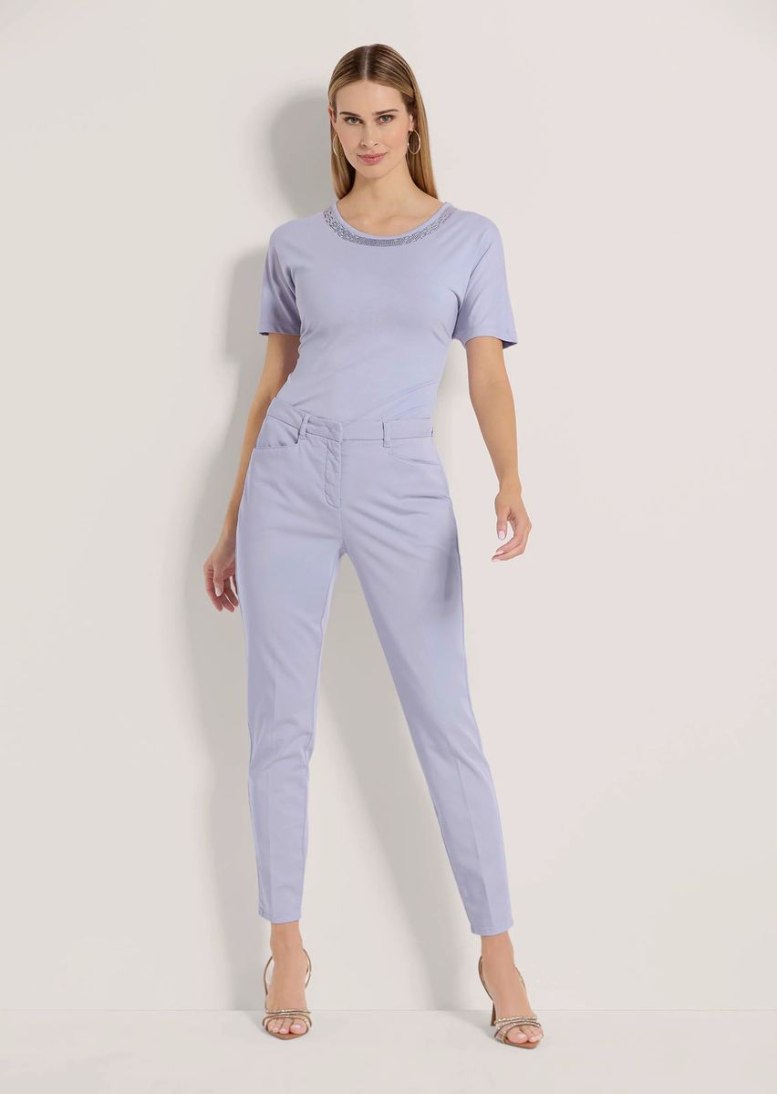 Elegante Schmale Chino mit Bügelfalten