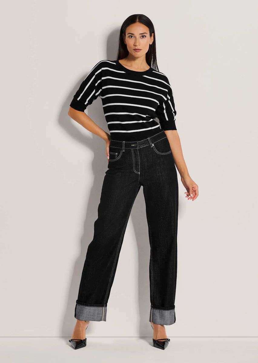 Weite Jeans mit fixiertem Aufschlag