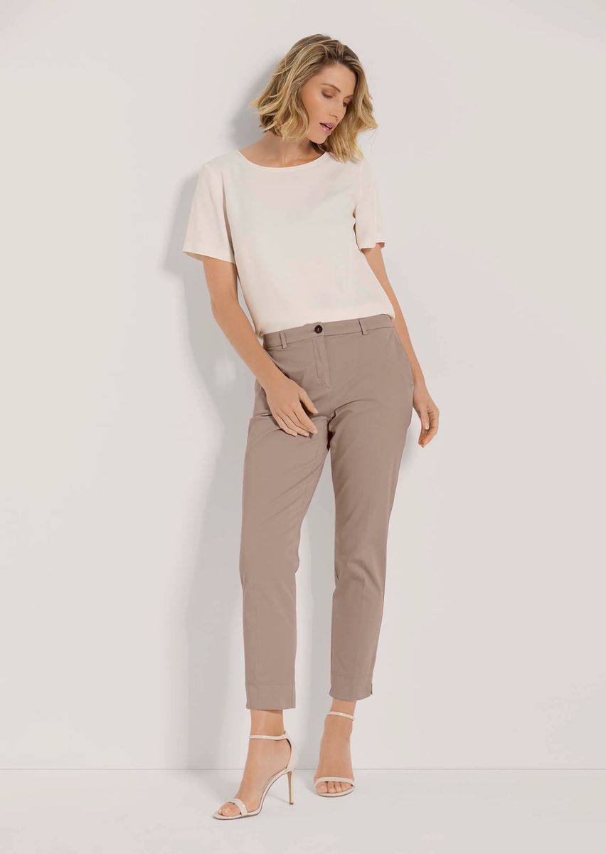 Chino-Hose mit eleganten Bügelfalten