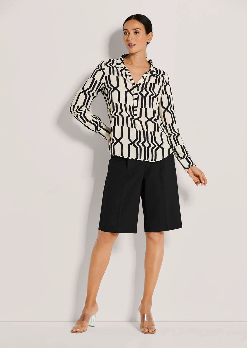 Hemdbluse mit geometrischem Muster