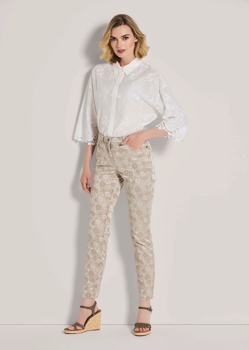 Schlanke Jacquard-Hose mit Blumenmuster