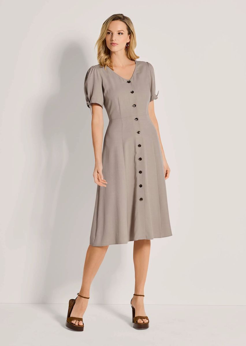 Midikleid mit Knopfleiste und Puffärmeln