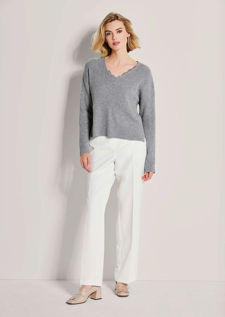 Feinstrick-Kaschmirpullover mit V-Ausschnitt