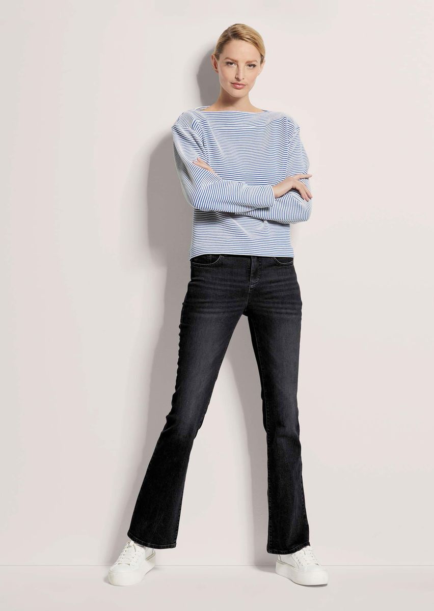 Gestreiftes Shirt mit U-Boot-Ausschnitt