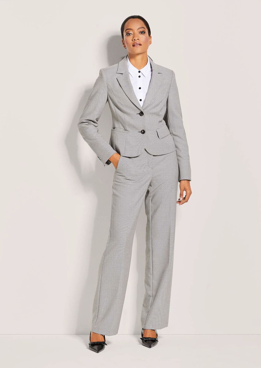 Taillierter Kurzblazer mit Revers