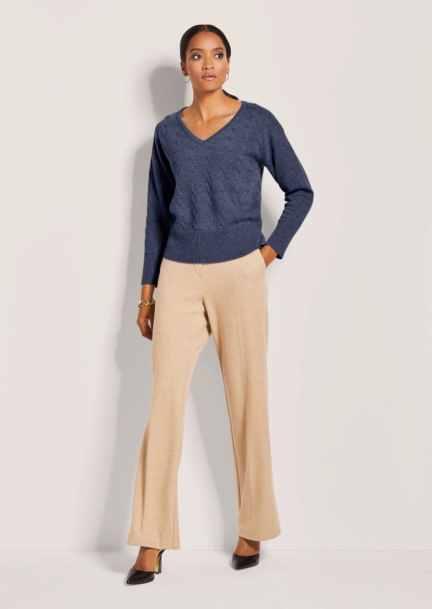 V-Ausschnitt Pullover mit Zopfmuster