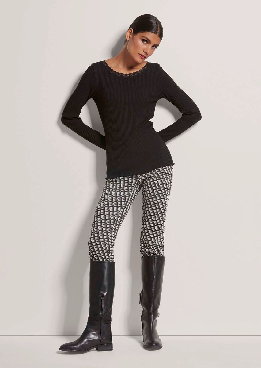 Rippenshirt mit filigraner Spitze