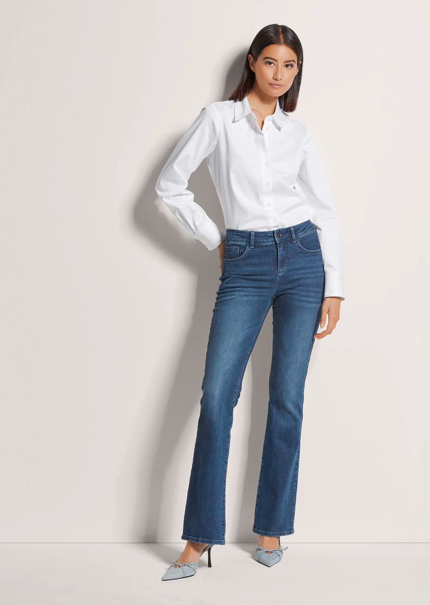 Klassische High-Waist Bootcut-Jeans
