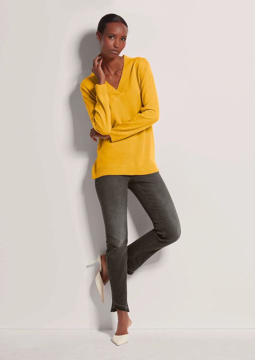 Weicher Schurwoll-Pullover mit V-Ausschnitt