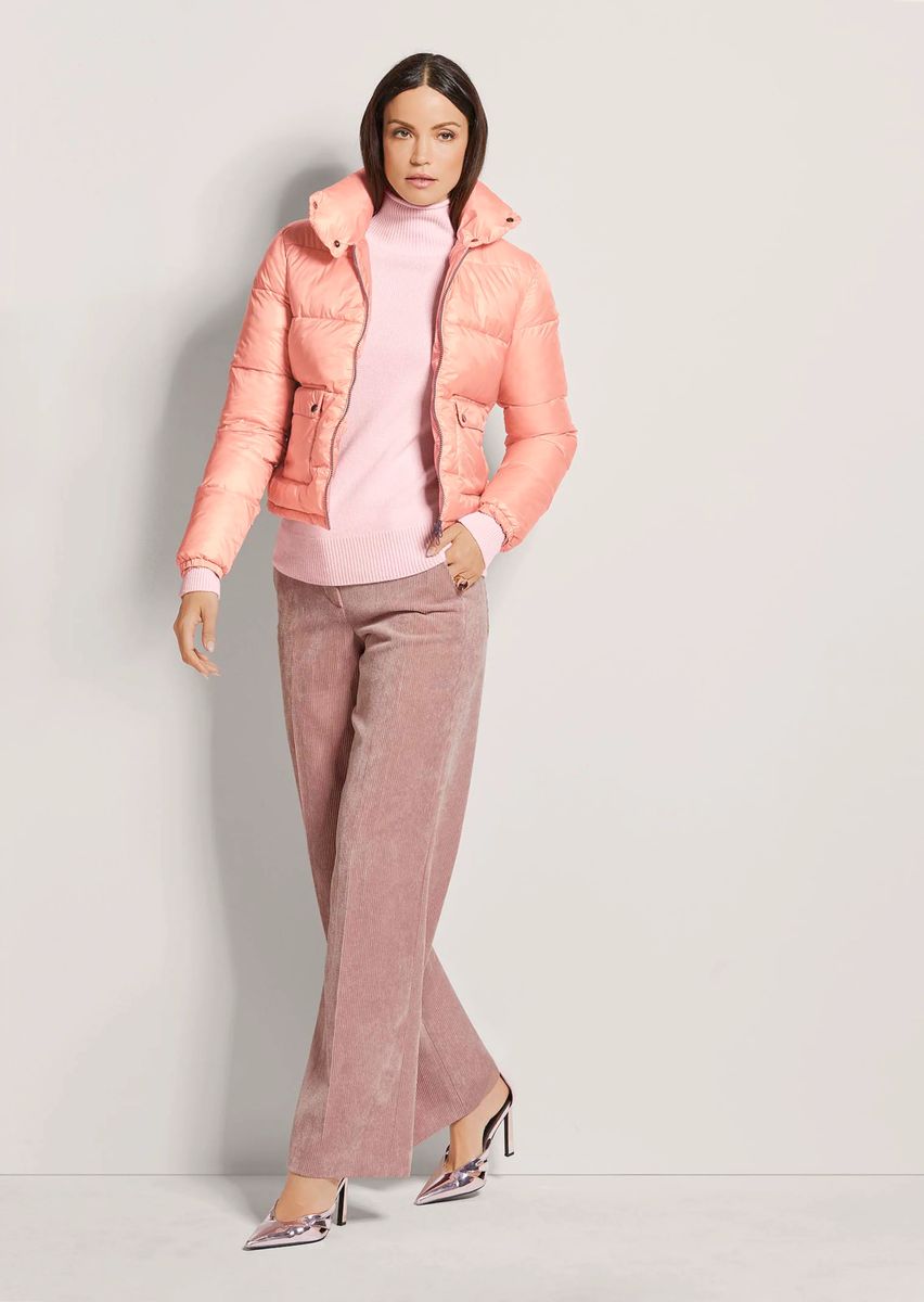 Kurze Steppjacke mit Pattentaschen